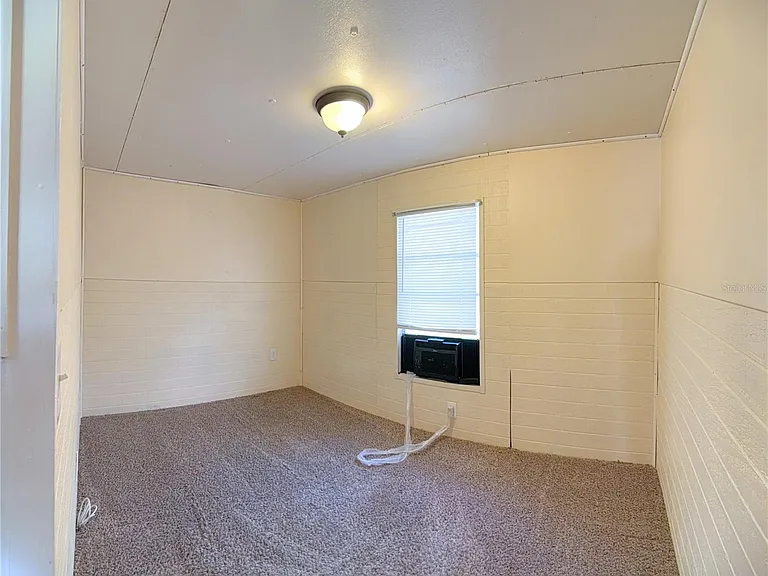 18225 SE 22nd Pl — Photo 3