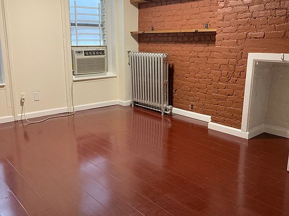 2nd image of 303 E 46th St #5W