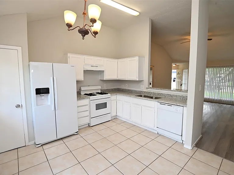 6702 Garden Canyon Dr — Photo 5