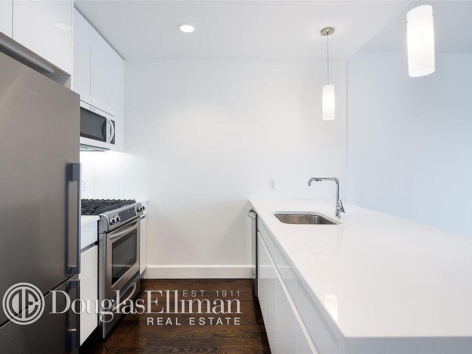 2nd image of 1125 45th Ave APT 4E