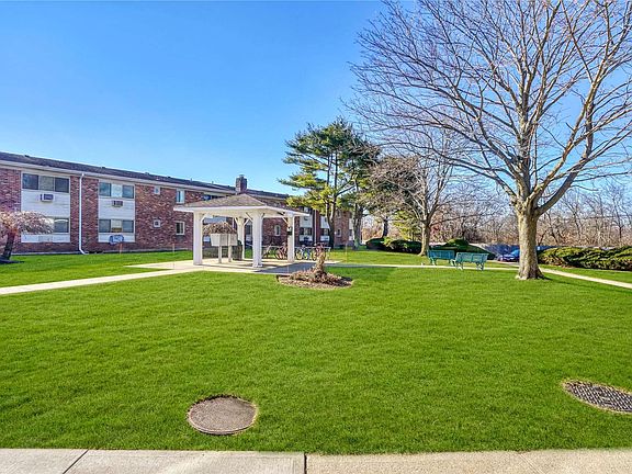 3rd image of 2395 Union Blvd APT 3B