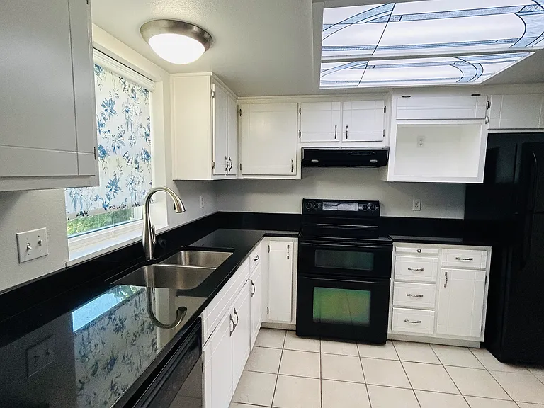 18530 52nd Ave W #D7 — Photo 2