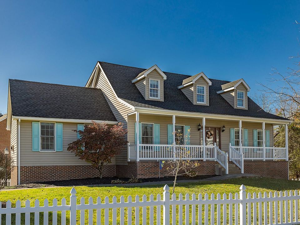 1st image of 771 Wyndham Woods Cir