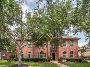 312 Falcon Lake Dr, Friendswood, TX 77546