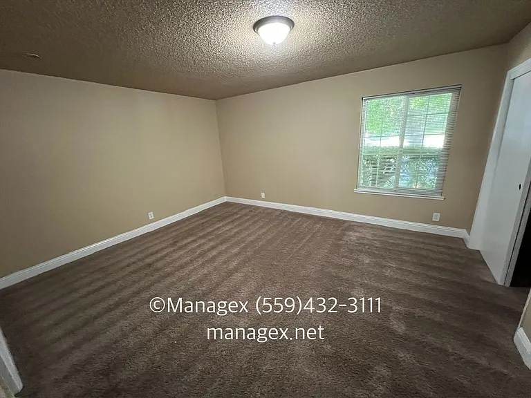 6104 N Fresno St #101 — Photo 11