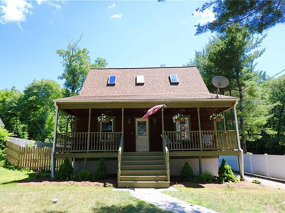 2nd image of 795 Black Hut Rd