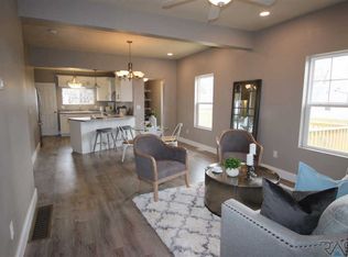 108 W 4th St, Worthing, SD 57077