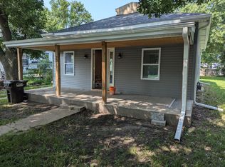 229 N 3rd St, Tecumseh, NE 68450