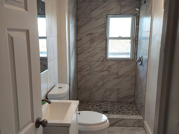5th image of 110 Buena Vista Ave