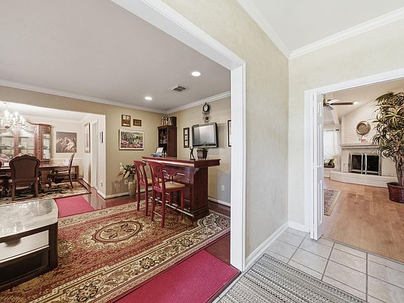 4th image of 942 Brunswick Cir