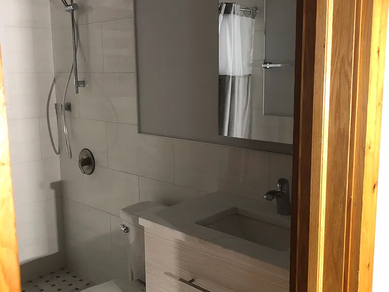 653 N Wolcott Ave #1S — Photo 6