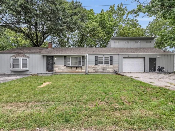 8020 Forest Ave, Kansas City, MO 64131