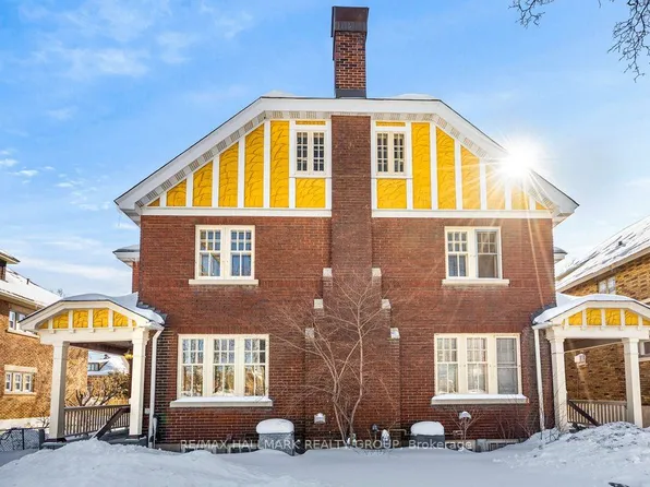 388 1st Ave #386, Ottawa, ON K1S 2H1