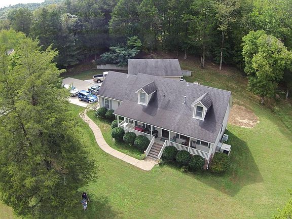 2nd image of 522 Tanglewood Dr
