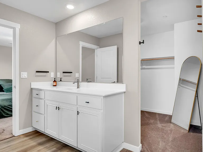 2213 Comstock Ln — Photo 18