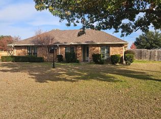 500 Mustang Ct, Lavon, TX 75166