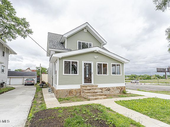 2nd image of 3812 Martha Ave