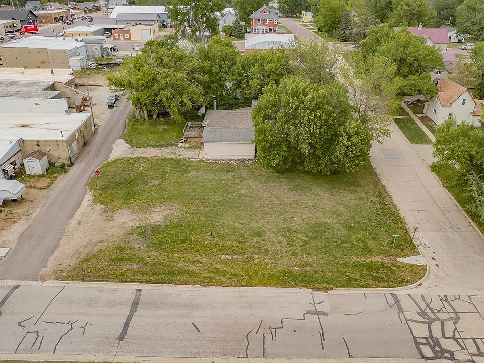 2nd image of 0 1st St S