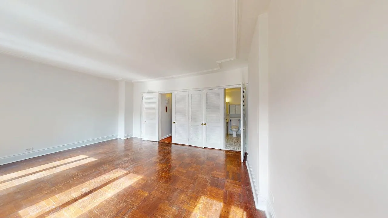 154 East 37th Street — Photo 4