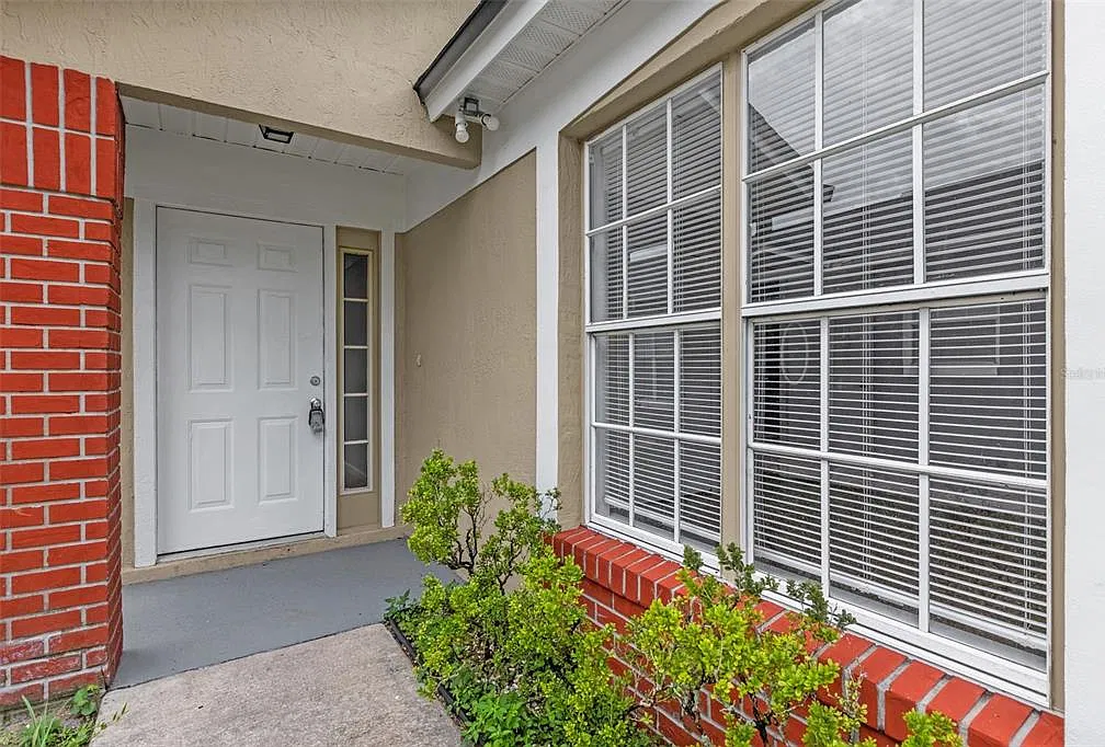 3 bed, 2.0 bath, 1380 sqft, $2,195 — Photo 2
