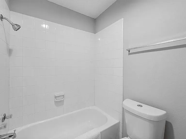 1095 Roaring Springs Rd — Photo 14
