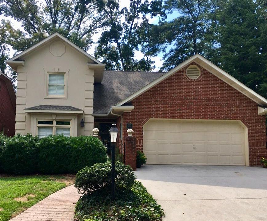 1st image of 905 Heather Way