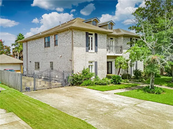 30 Chateau Mouton Dr, Kenner, LA 70065