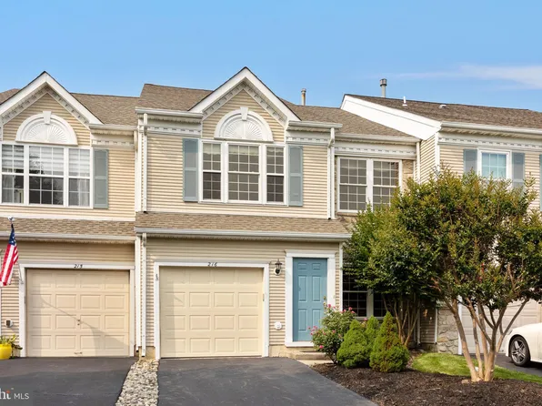 216 Mulberry Pl, Newtown, PA 18940
