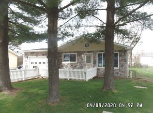 872 Hiawatha Dr, Elkhart, IN 46517