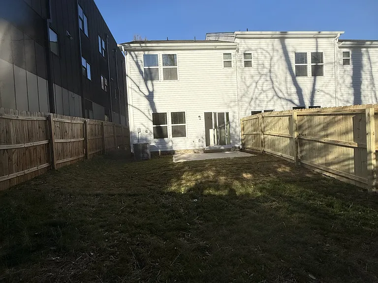 1432 Anderson St — Photo 40