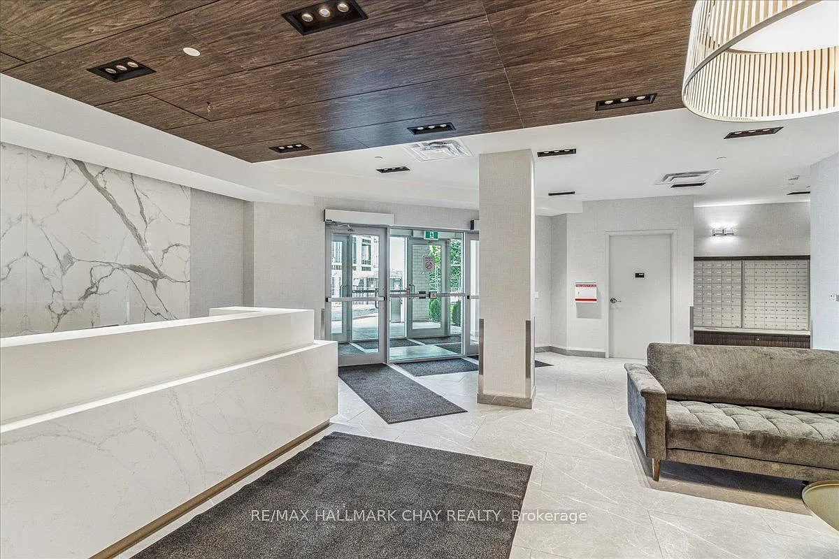 Lakevu Condominiums — Photo 4