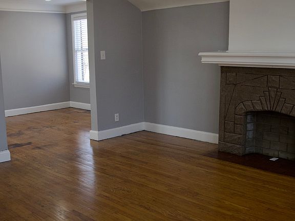 5th image of 8937-8939 Pinehurst Ave