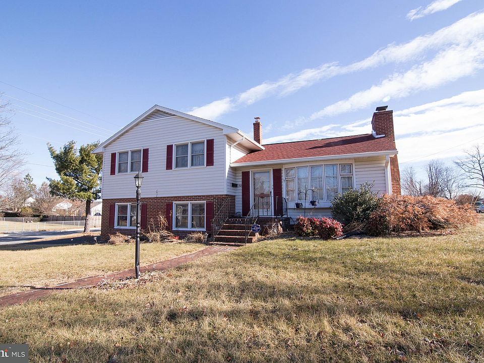 1st image of 132 Molden Dr