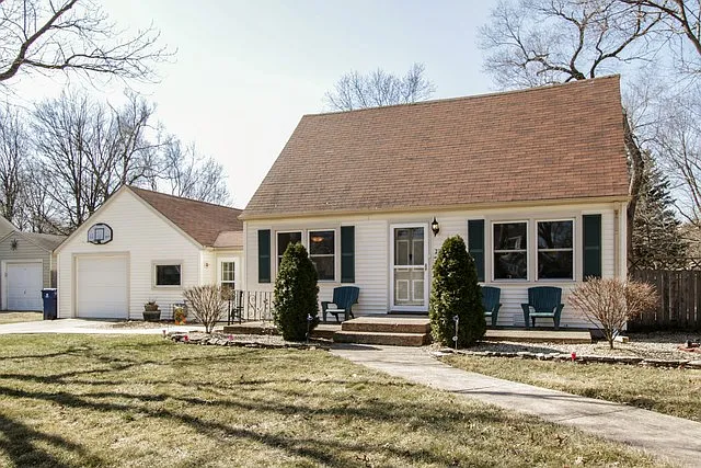 21124 Oak St photo 1