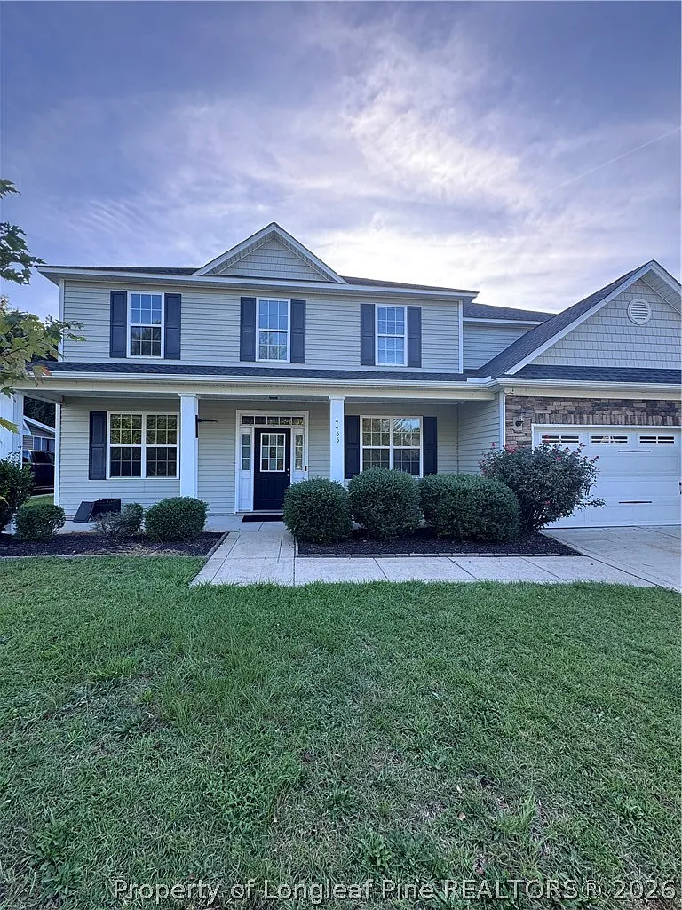 5 bed, 3.0 bath, 2900 sqft, $2,500 — Photo 1