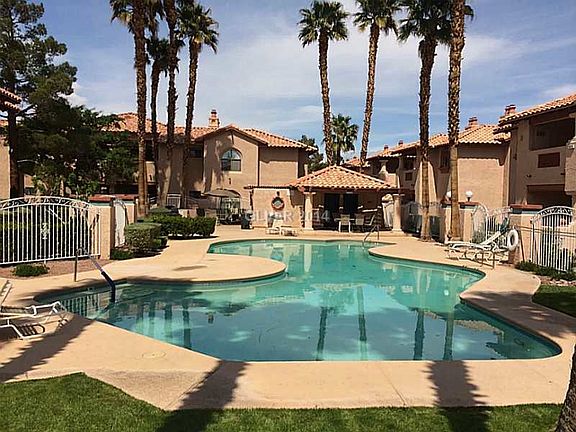 2nd image of 1413 Santa Margarita St