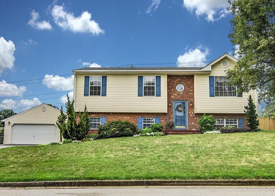 1st image of 1018 Courtney Cir