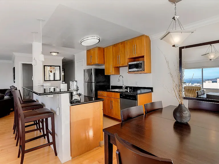 Clay Park Tower Apartments — Photo 26