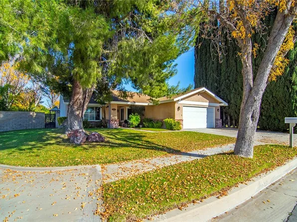 22397 Barbacoa Dr, Santa Clarita, CA 91350