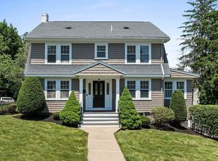 31 Summit Ave, Quincy, MA 02170