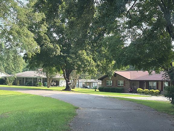 5th image of 121 Chilton Cir