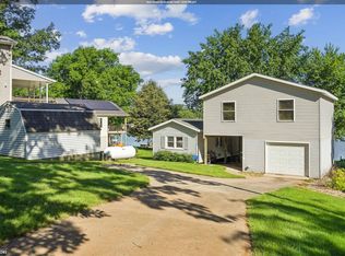 190 Center Point Dr, Montezuma, IA 50171