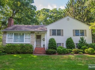 321 Monroe Ave, Wyckoff, NJ 07481