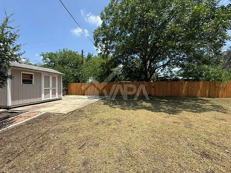515 Blakeley Dr — Photo 17