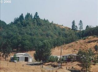 2017 NE Rifle Range St, Roseburg, OR 97470