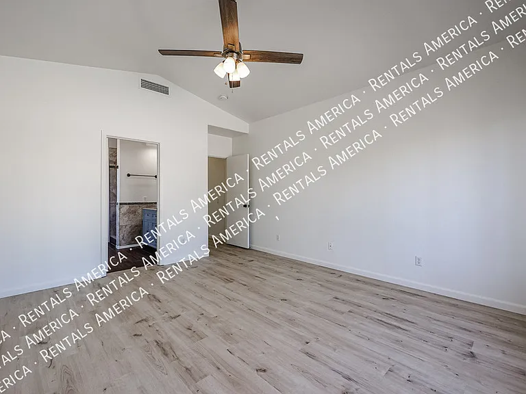 764 E Sheffield Ave — Photo 23