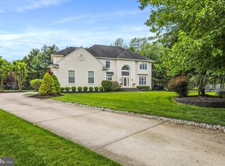 20 Pheasant Dr, Mount Laurel, NJ 08054