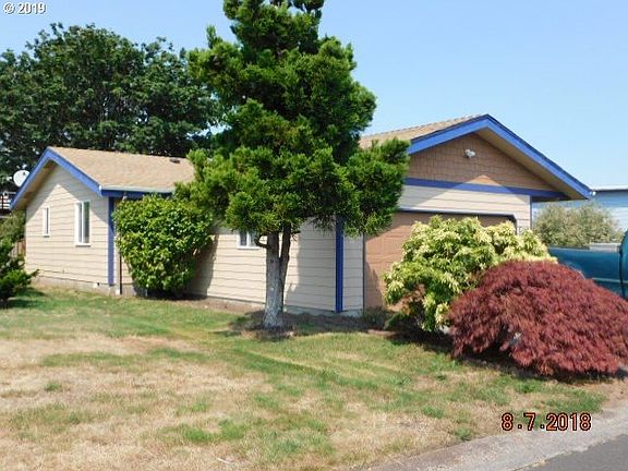 3rd image of 1100 NW Warrenton Dr Unit 330
