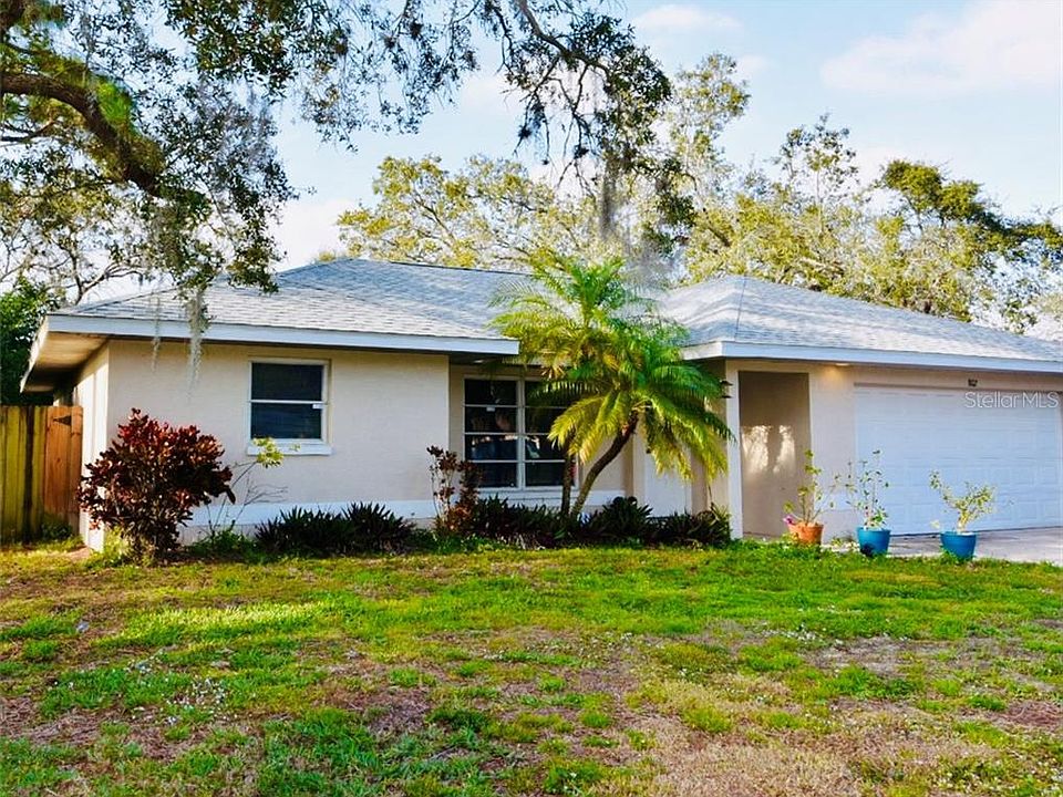 1st image of 802 Palmetto Dr