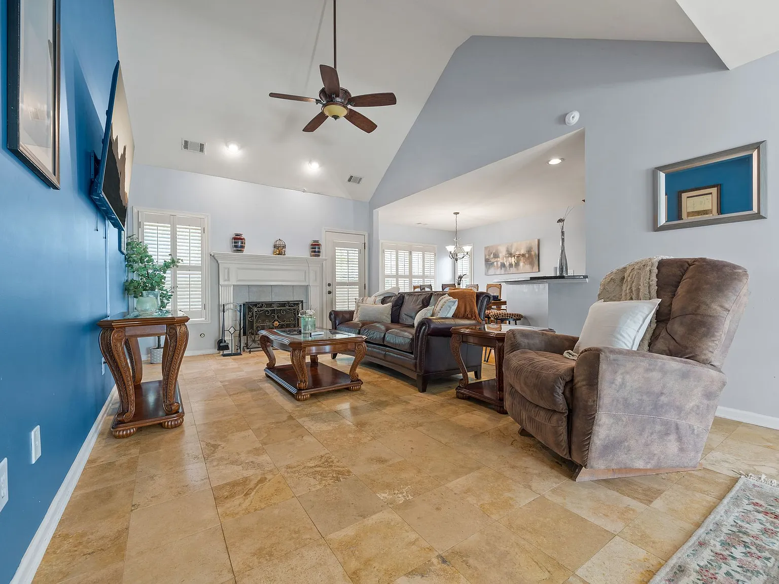3 bed, 2168 sqft, $4,000 — Photo 1